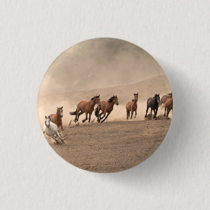 Pferd in Fall II Button