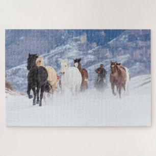 Pferd läuft durch den Schnee Puzzle