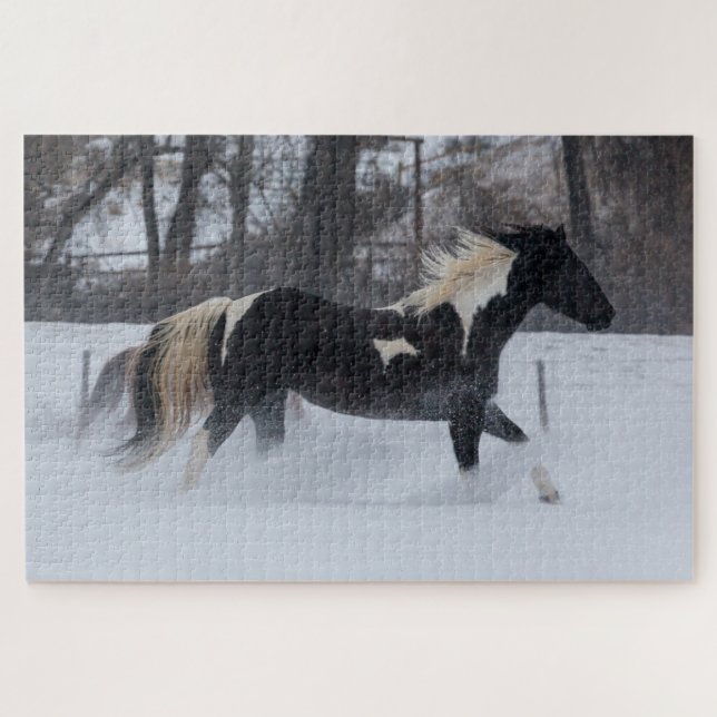 Pferd läuft durch den Schnee Puzzle (Horizontal)