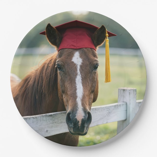 Pferd mit roter Abschlussmütze Pappteller (Vorderseite)