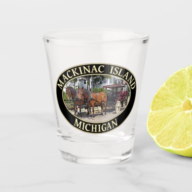 Pferd und Heirat auf Mackinac Island, Michigan Schnapsglas (Vorderseite)