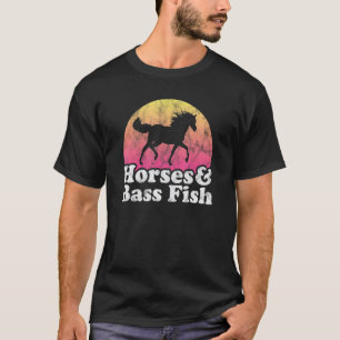 Pferd und Schwarzbarsch Frauen oder Mädchen Pferde T-Shirt