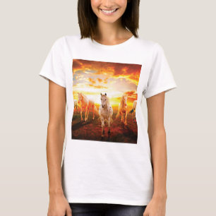 Pferde bei Sonnenuntergang Kissen T-Shirt