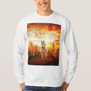 Pferde bei Sonnenuntergang Kissen T-Shirt