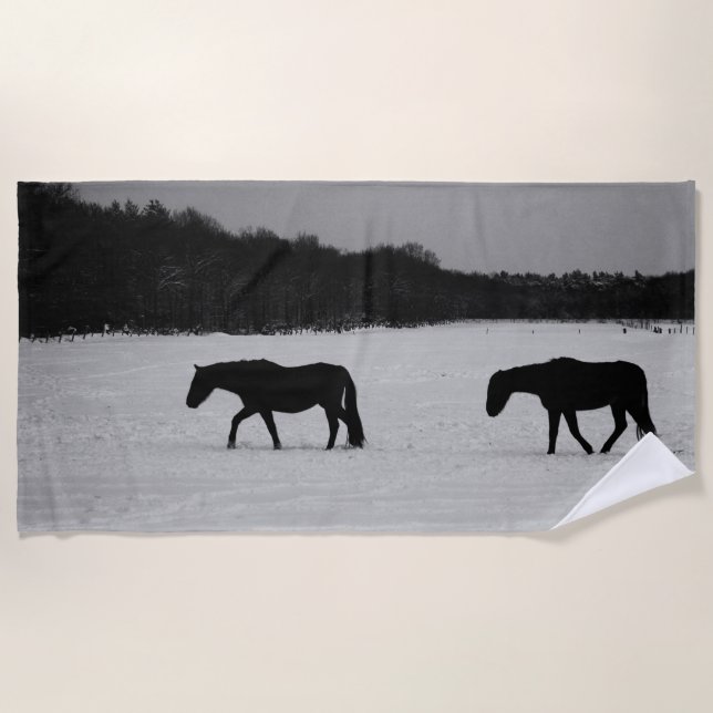 Pferde im Schnee btcnm Strandtuch (Vorderseite)