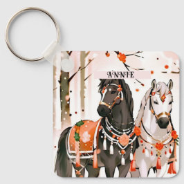 Pferde in einem Roten Wald-Individuelle Name Schlüsselanhänger