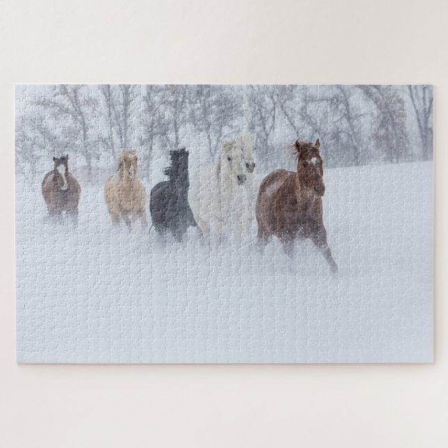 Pferde laufen durch den Schnee Puzzle (Horizontal)