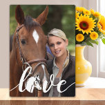 Pferde LIEBE Personalisiert Modernes Foto Fotoplatte<br><div class="desc">Auf der Suche nach dem ultimativen Geschenk für Pferdefreunde und Reiter gleichermaßen - unsere LIEBE mit Pferdekopf Design Foto Plakette! Diese moderne, schlichte und schicke Plakette besticht durch LIEBE und Ihr individuelles Foto Ihres Pferdes und ist somit der perfekte Sake für Pferdemädchen oder Pferdefreunde. Diese Plakette ist ein ideales Geschenk...</div>