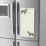 Pferde Personalisiert Magnetischer Notizblock<br><div class="desc">Ihr Name gepaart mit einigen Vintagen Pferden auf einer Wiese grüne Hintergrund. Design angepasst von Pearson Scott Foresman Lehrbuchbilder gespendet an die Öffentlichkeit.</div>