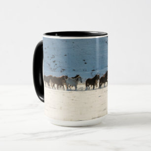 Pferdeauftrieb im Winter auf der Hideout Ranch Tasse