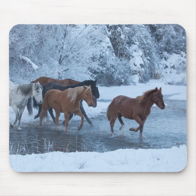 Pferdeauftrieb im Winter Mousepad (Vorne)