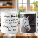 Pferdeausstellung Vater - Custom Foto Funny Equine Kaffeetasse<br><div class="desc">Überraschender Vater diesen Vatertag mit dieser super niedlichen Pferd zeigen Papa Tasse . Vater ... Danke, dass du so hart gearbeitet hast, damit ich dein ganzes Geld ausgeben kann. Personalisieren Sie sich mit dem Lieblings-Pferd-Foto des Vaters und dem Namen . COPYRIGHT © 2020 Judy Burrows, Black Dog Art - Alle...</div>