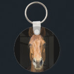 Pferdefoto Schlüsselanhänger<br><div class="desc">Foto eines nahen Pferdegesichts. Braunes Pferdebild,  das Sie personalisieren können.</div>