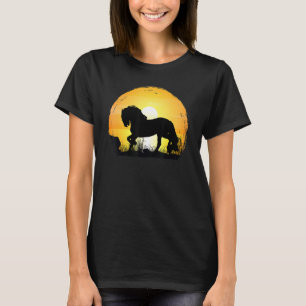 Pferderasse-Friesen-Silhouette bei Sonnenuntergang T-Shirt