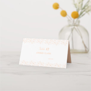 Pfirsich Fuzz Minimalistisches Trendfarben-Blumenm Platzkarte