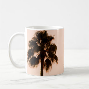 PFLANZE DER FOTOGRAFIE MIT GERINGEM WINKEL KAFFEETASSE