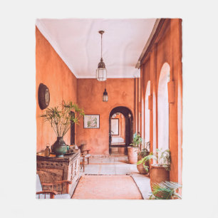 PFLANZER MIT PFLANZE IN DER NÄHE DER RÄUME RUG INN FLEECEDECKE