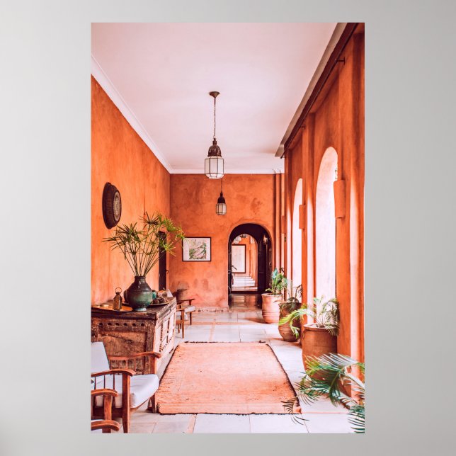 PFLANZER MIT PFLANZE IN DER NÄHE DER RÄUME RUG INN POSTER (Vorne)