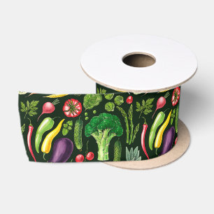 Pflanzliche und Kräuter Gartenernte auf schwarz Satinband