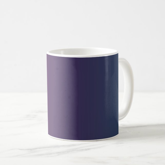 Pflaume Twilight - Elegante Pflaumenblauer Tasse (VorderseiteRechts)