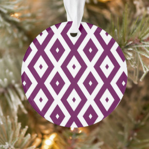 Pflaumenmuster lila und weiß ornament