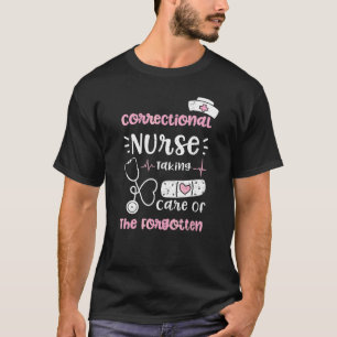 Pflege der korrektiven Krankenschwester, die sich  T-Shirt