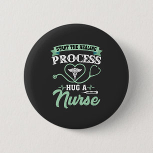 Pflegeleben Prozessumarmung einer Krankenschwest Button