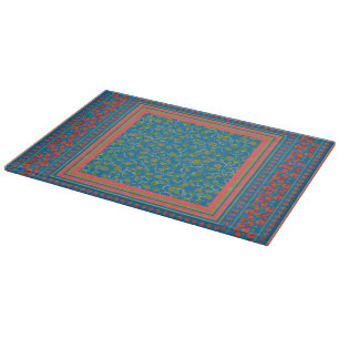 Pflücke und Mohnknospen auf Blue Chopping Board Schneidebrett