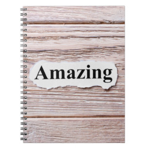 PHANTASTISCH des Wortes auf dem Papier. Konzept. A Notizblock