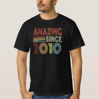 Phantastisch seit 2010 Retro Geboren im Jahr 2010  T-Shirt