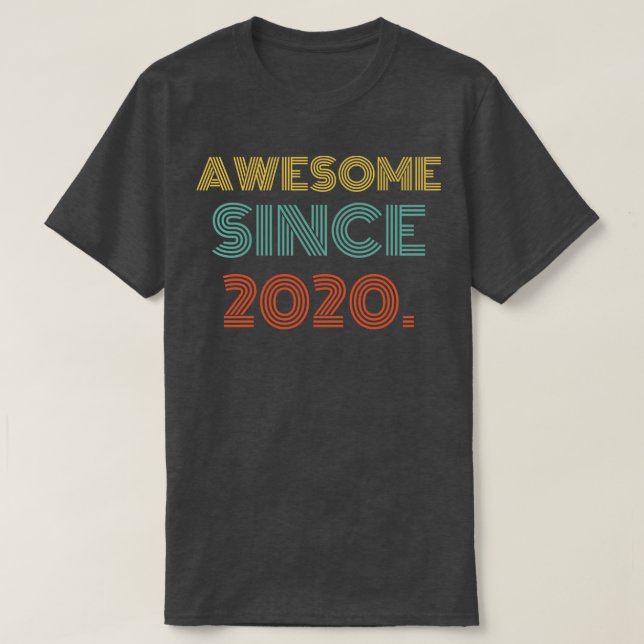Phantastisch seit 2020 T-Shirt (Design vorne)