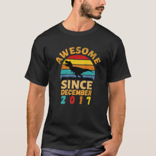 Phantastisch Seit Dezember 2017 Vintag 4. Geburtst T-Shirt