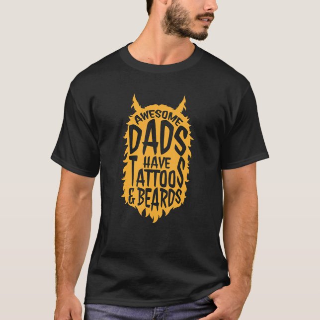 Phantastische Väter Tattoos und Bärte T-Shirt (Vorderseite)