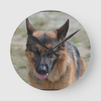 Phantastischer Deutscher Schäferhund Runde Wanduhr