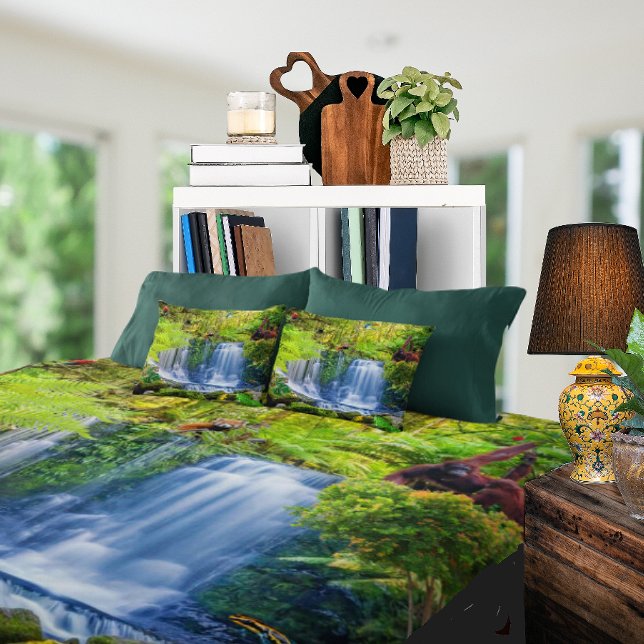 Phantastischer Regenwald und Tiere Kissen (Von Creator hochgeladen)