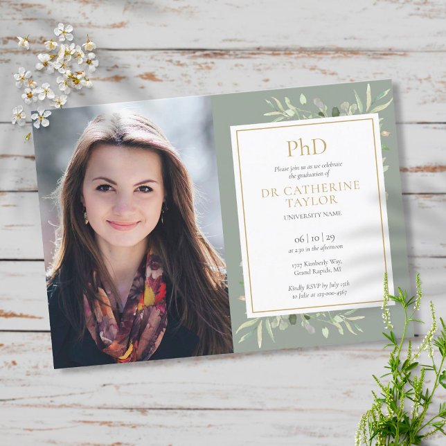 PhD Grad Sage Greenery Gold Abschluss Foto Einladung (Von Creator hochgeladen)