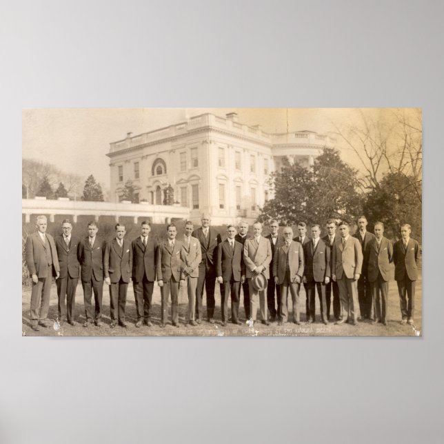 Phi Gam Leaders mit Calvin Coolidge Poster (Vorne)