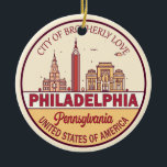 Philadelphia Pennsylvania City Skyline Emblem Keramik Ornament<br><div class="desc">Philadelphia minimalistisches,  farbenfrohes Kunstdesign mit Denkmälern und Sehenswürdigkeiten der Stadt in Pennsylvania.</div>