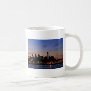 Philadelphia-Skyline an der Dämmerung Tasse