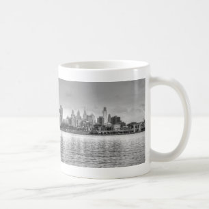 Philadelphia-Skyline in Schwarzweiss Tasse
