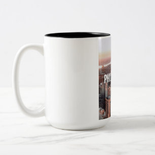 Philadelphia Skyline Luftbild Typography Stadt  Zweifarbige Tasse
