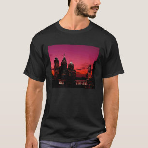 Philadelphia-Skyline-Silhouette bei Sunset T-Shirt