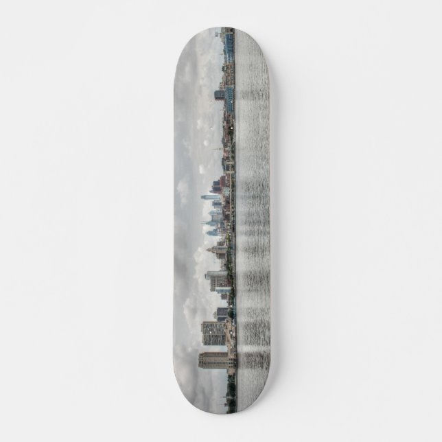 Philly Skyline Skateboard (Vorne)
