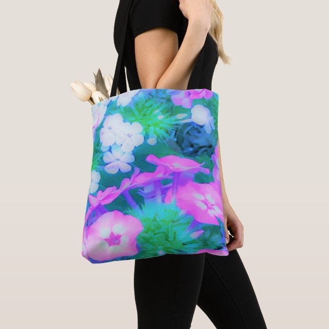 Phlox-Blume in Rosa, Grün, Blau und Weiß. (Von Nahem)