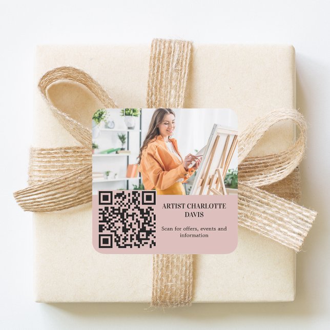 Photo artist designer dusty rose pink QR code Quadratischer Aufkleber (Von Creator hochgeladen)