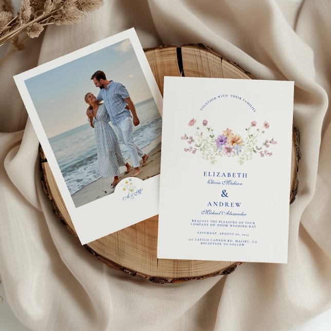 Photo Dusty Blue Crest Floral Wedding Einladung (Von Creator hochgeladen)