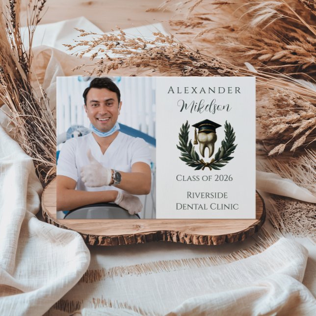 Photo Gold Laurel Tooth Graduation Party Ankündigung (Von Creator hochgeladen)