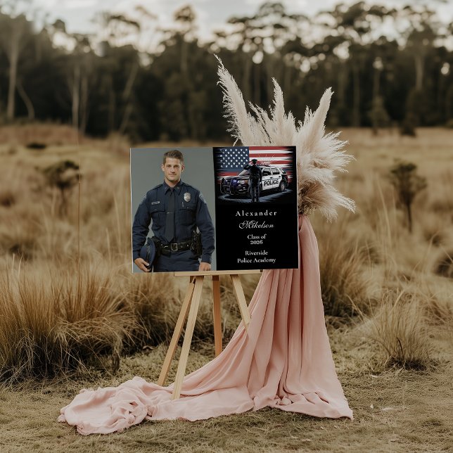 Photo Patriotic Police Officer Graduation Ankündigung (Von Creator hochgeladen)