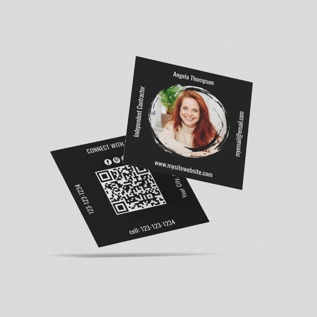 Photo QR Code Black Connect with Me Business Quadratische Visitenkarte (Black and white business card square template.)