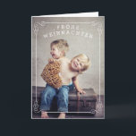 Photokarte der frohe Weihnachten<br><div class="desc">Ein moderner frohe Weihnachtengruß „“ ist vor und zentral in dieser Konzeption, die den geschwungenen Text eingliedern, und der zeitgenössischen Typografie, der sicher ist bitte. Senden Sie die eleganten Grüße an die Familie und an die Freunde mit dieser Photokarte, die es von Eigenschaften für ein großes Bild Ihrer Familie auf...</div>
